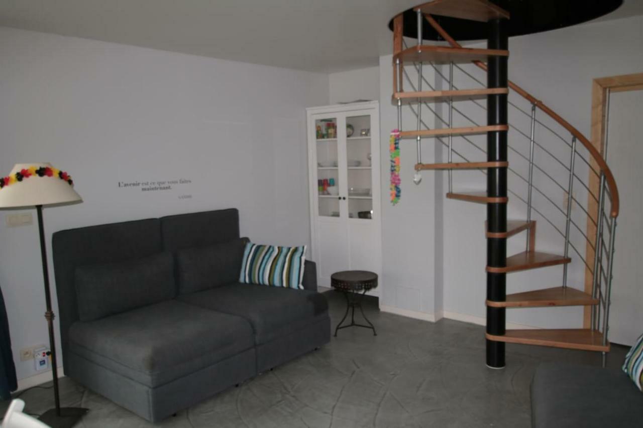 Studio confortable à la campagne et proche de la ville Walhain-Saint-Paul Extérieur photo